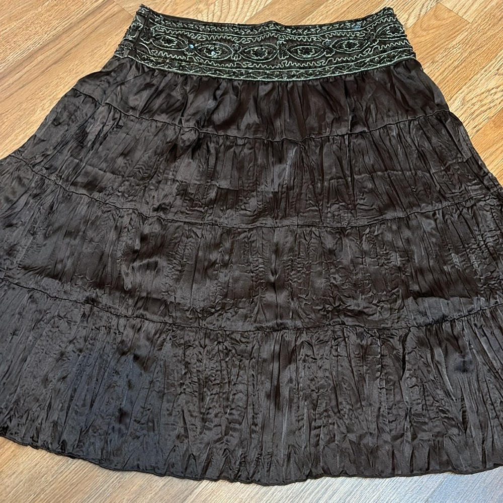 Magazine Y2K, boho style chocolate brown/mosaic embroidery design skirt. Size L